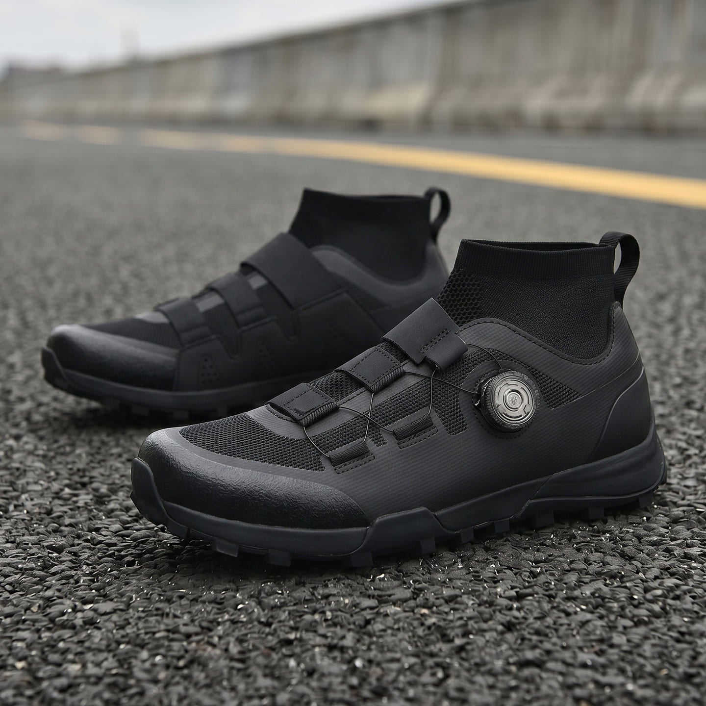 Compatible with Both SPD and Flat Pedals,Mountain Bike Shoes with Single Knob Fastening,for Indoor Outdoor Biking,with SPD Cleats